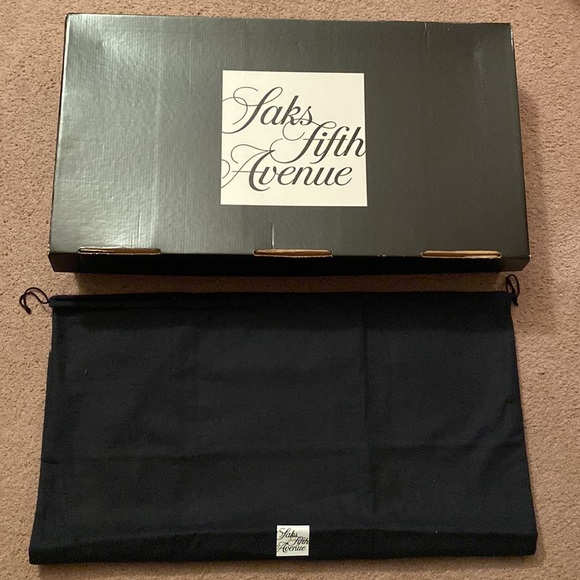 Burberry rainboots Size 37 (converts to size 6-7) - Picture 5 of 7